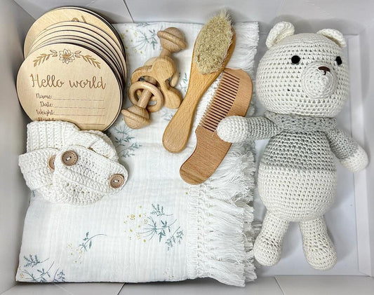 Cuddles The Bear Newborn Baby Gift Set/Newborn Baby Gift Set
